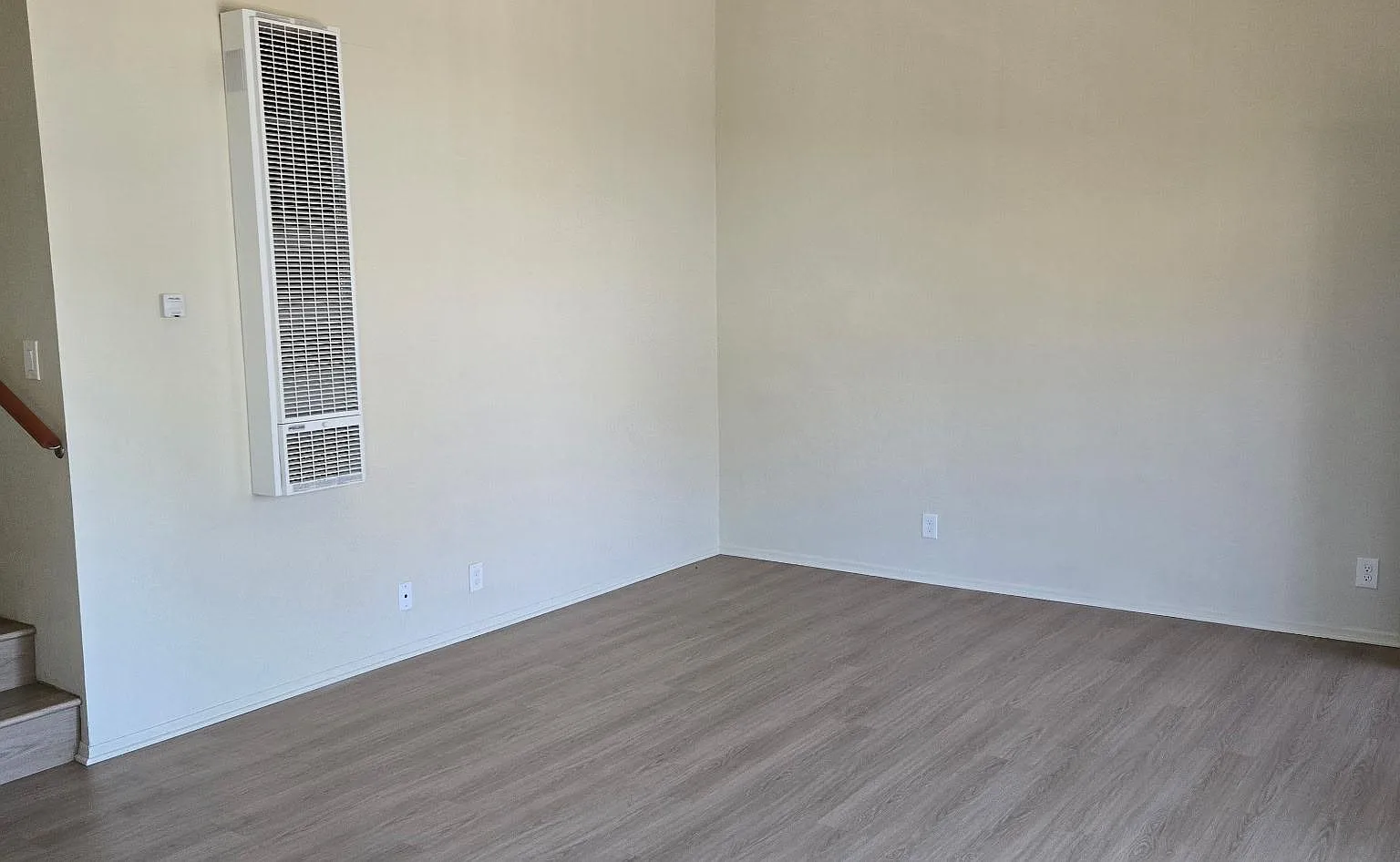 733 N Hill Pl — Photo 4