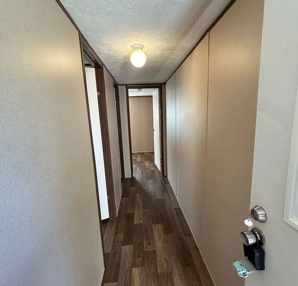 3 bed, 2.0 bath, $975 — Photo 3