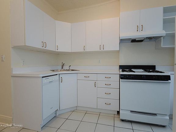 5th image of 358 12th St APT 4R