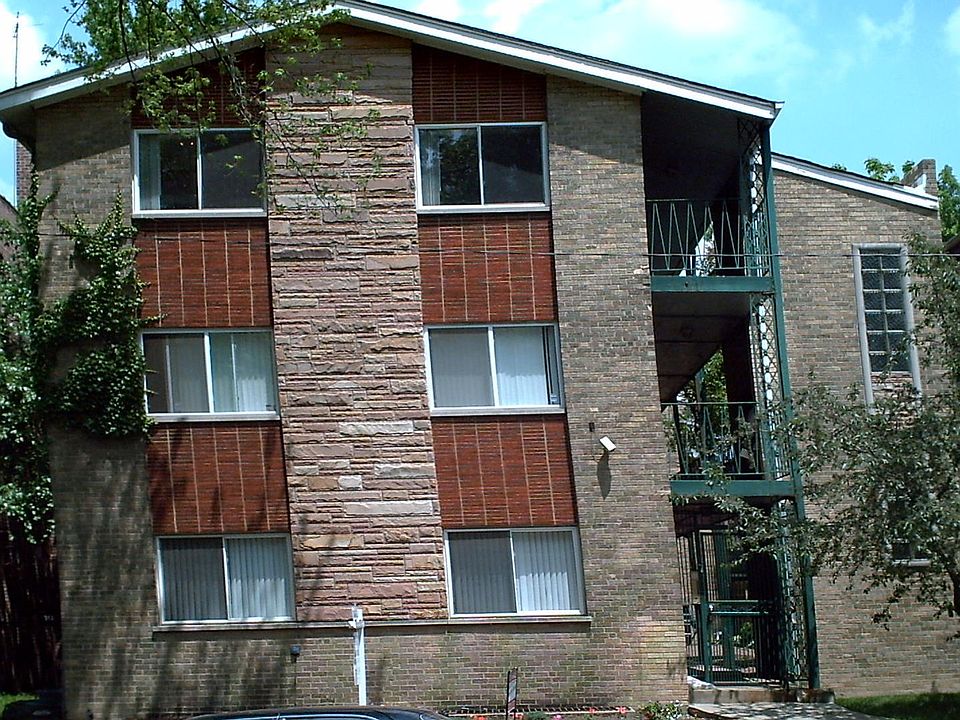 1st image of 1324 W Greenleaf Ave APT 1C
