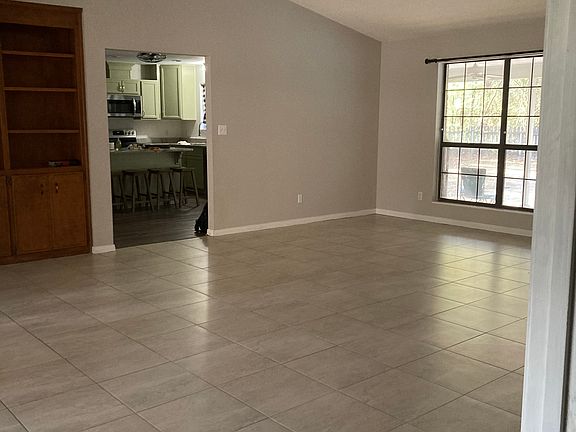 5th image of 1006 Rocky Bayou Dr