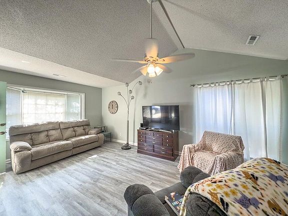 3rd image of 136 Alston Cir