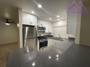 711 Franklin Ln #7, Vista, CA 92084