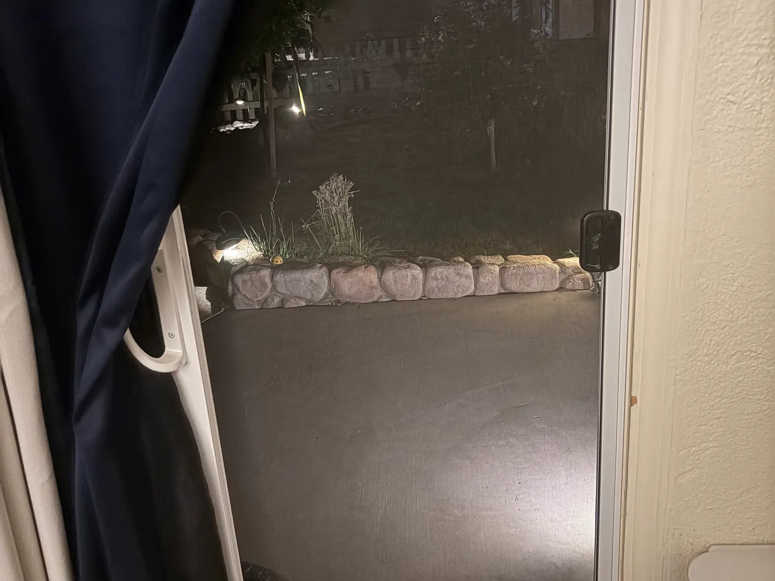 3 bed, 400 sqft, $900 — Photo 1