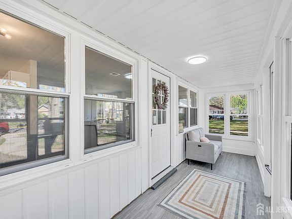 4th image of 470 Thornbury Ct #F