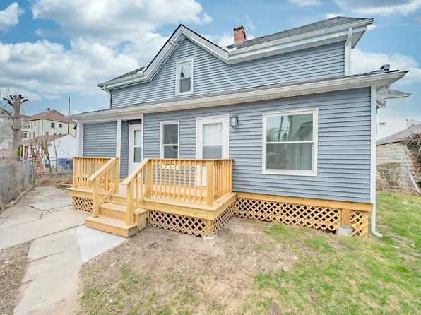 113 1/2 Hathaway St, New Bedford, MA 02746