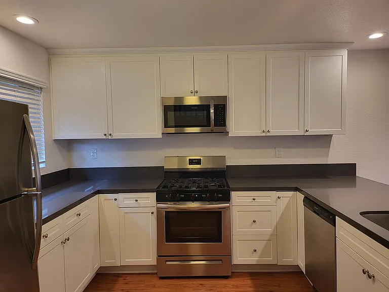 Beach & Pine Townhomes — Photo 4