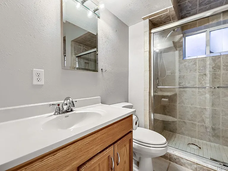 1640 Buchtel Blvd — Photo 16