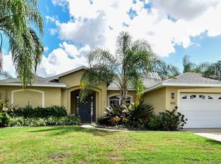 1613 Oracle Dr, Ruskin, FL 33573