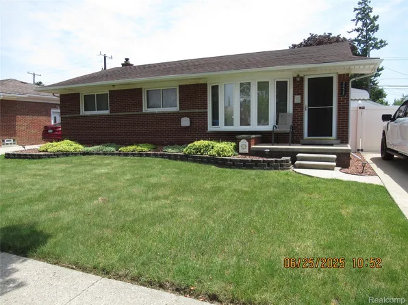 3335 Maidstone St, Trenton, MI 48183