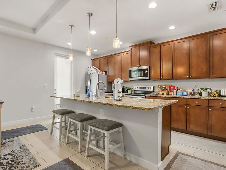 661 Hangnest Ln — Photo 11