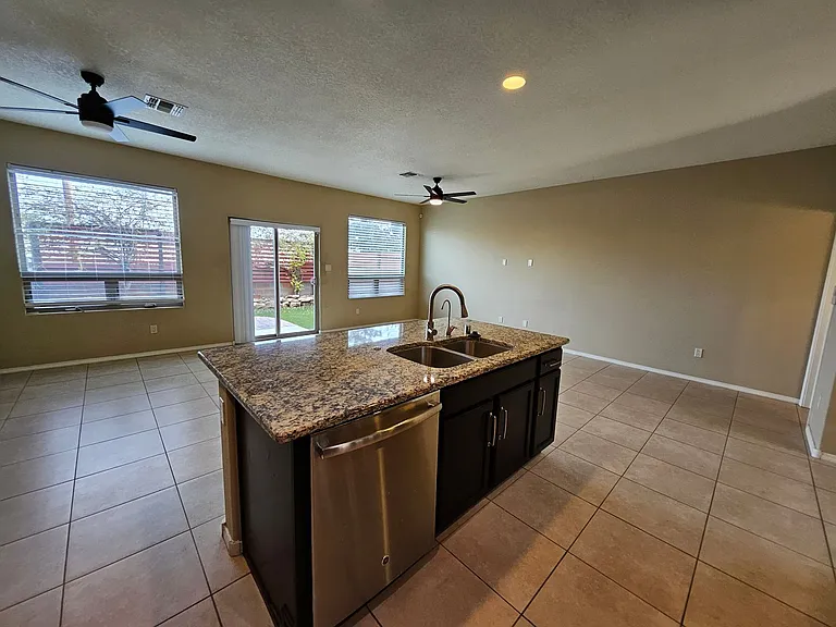 1408 Lumberton Dr NW — Photo 9