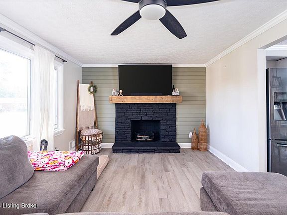 4th image of 5705 Tamarack Ln