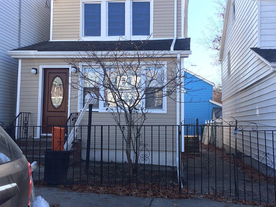 1st image of 15604 111th Ave #00