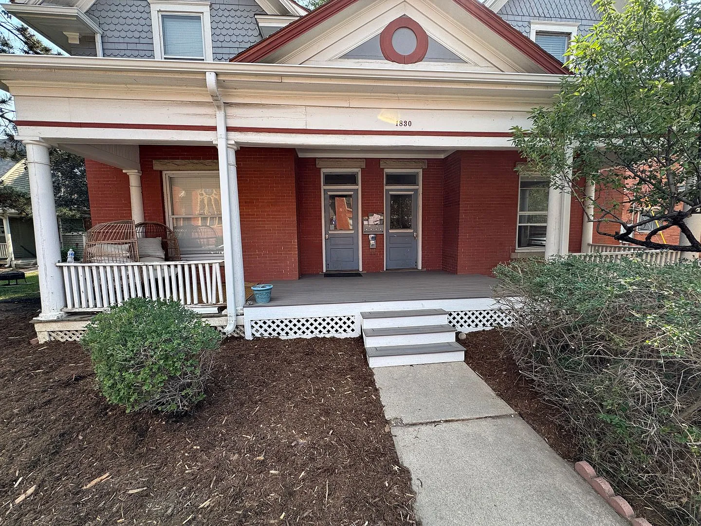 Governor's Row — Photo 2