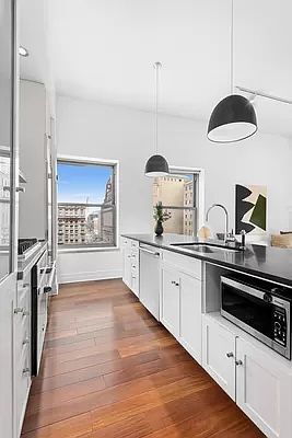 3rd image of 110 Livingston St APT 6O