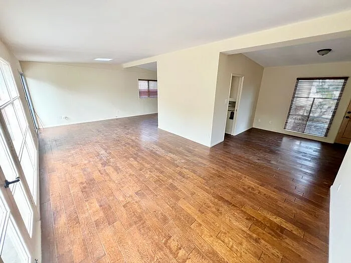 4542 Hidalgo Ave — Photo 5
