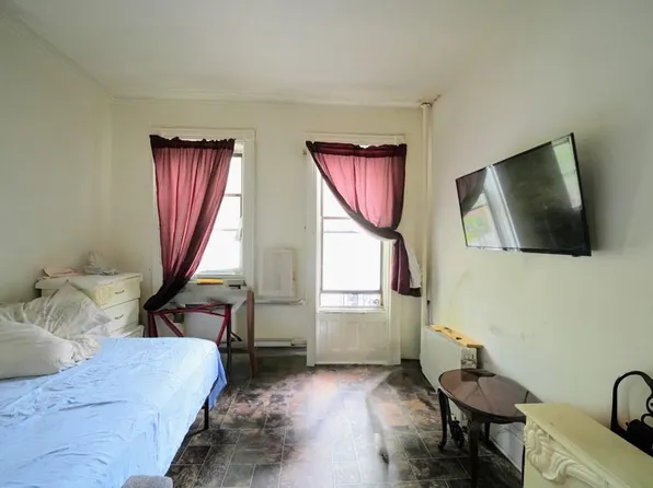 1440 De Kalb Avenue image 6 of 11