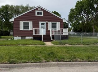 233 Oliver St, Waterloo, IA 50703