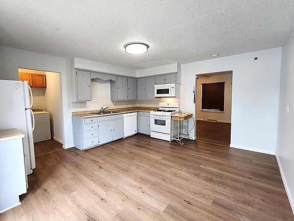 3rd image of 1438 James Street