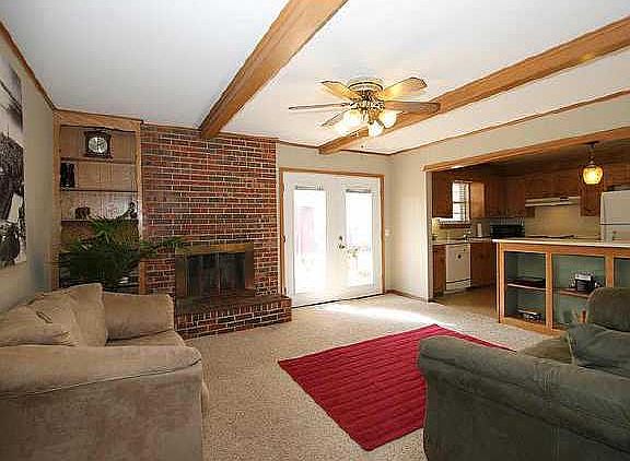 3rd image of 1020 E Hastain Ave