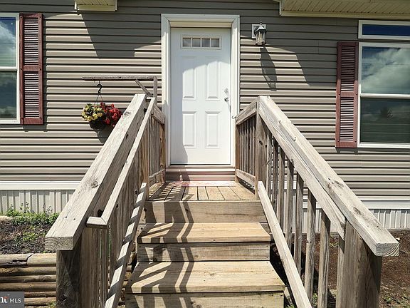 4th image of 396 Fountain Rd