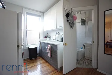 Rented by Rennit Inc.