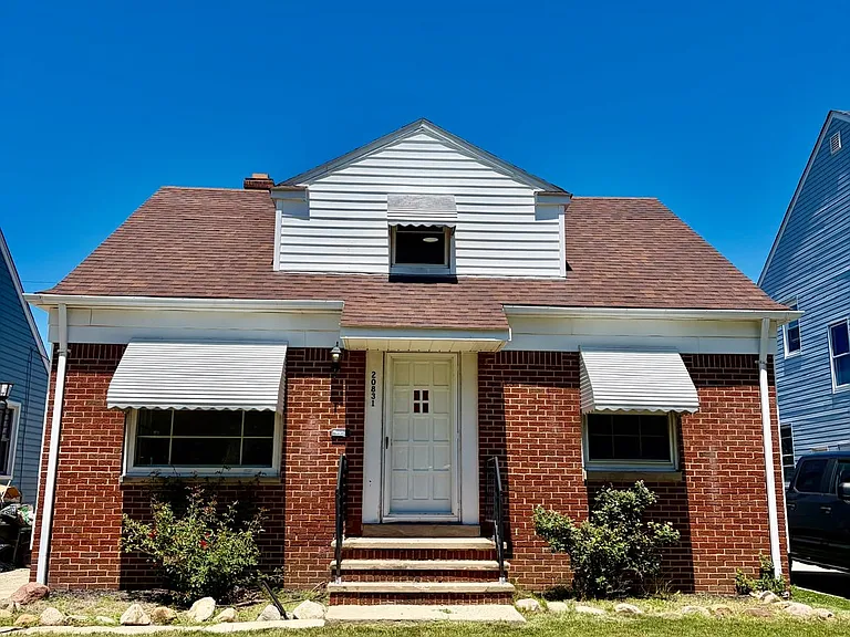 20831 Morris Ave — Photo 22