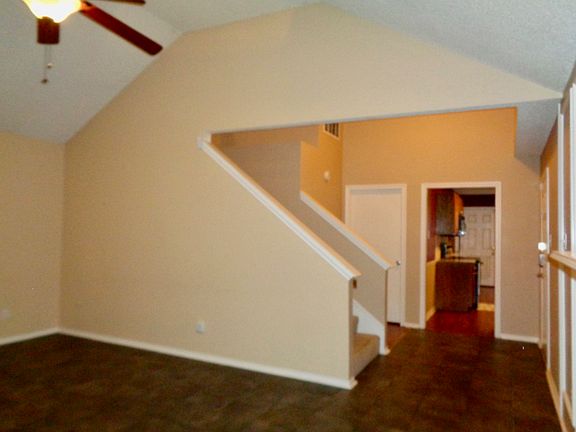 3rd image of 2014 Greenview Dr