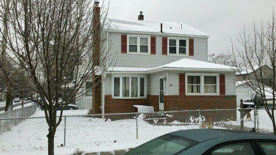 front of house after snowfall jan 2012