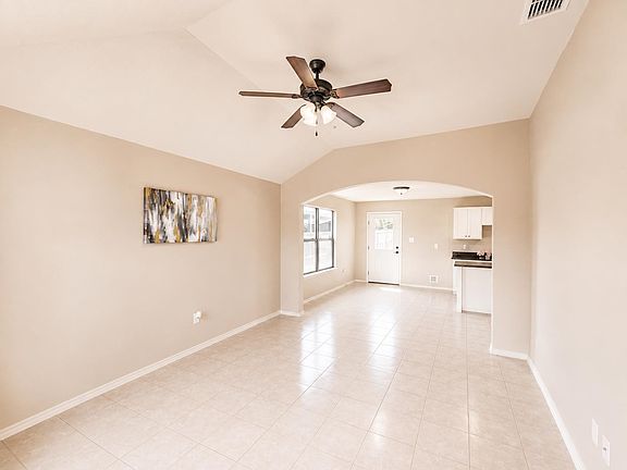 3rd image of 4402 Peacock St