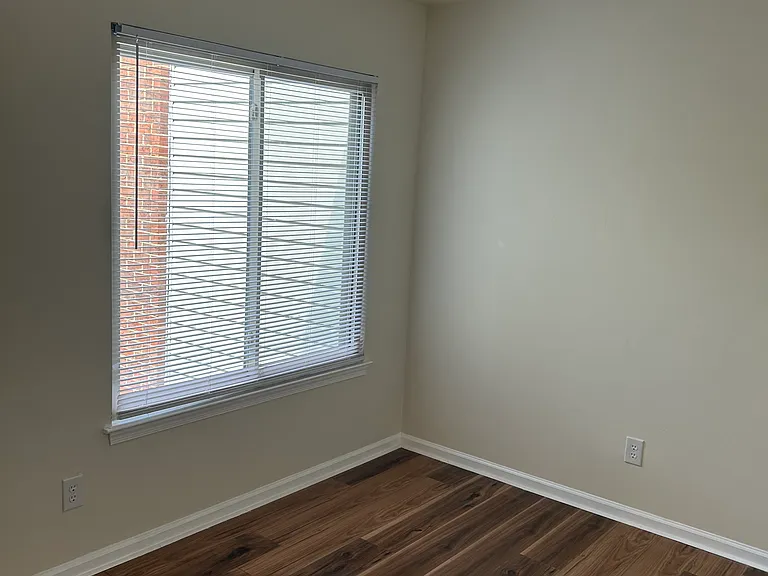 120 Wells Ct — Photo 17