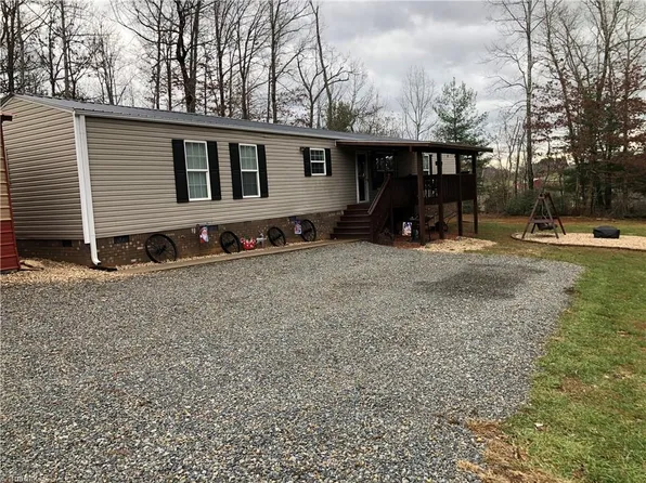 640 Little Bear Trl, Cana, VA 24317