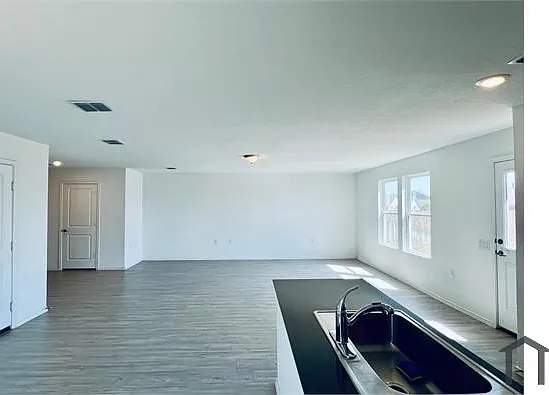 10135 Ana Hts — Photo 5