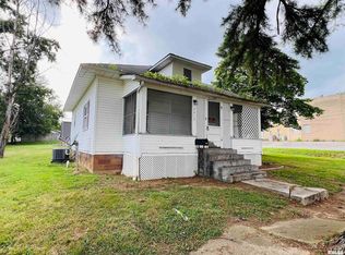 2417 1st St, Eldorado, IL 62930