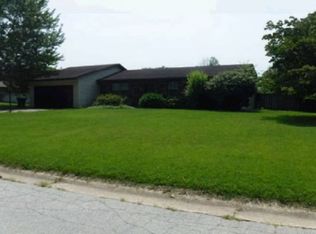 22042 Sandybrook Dr, South Bend, IN 46628