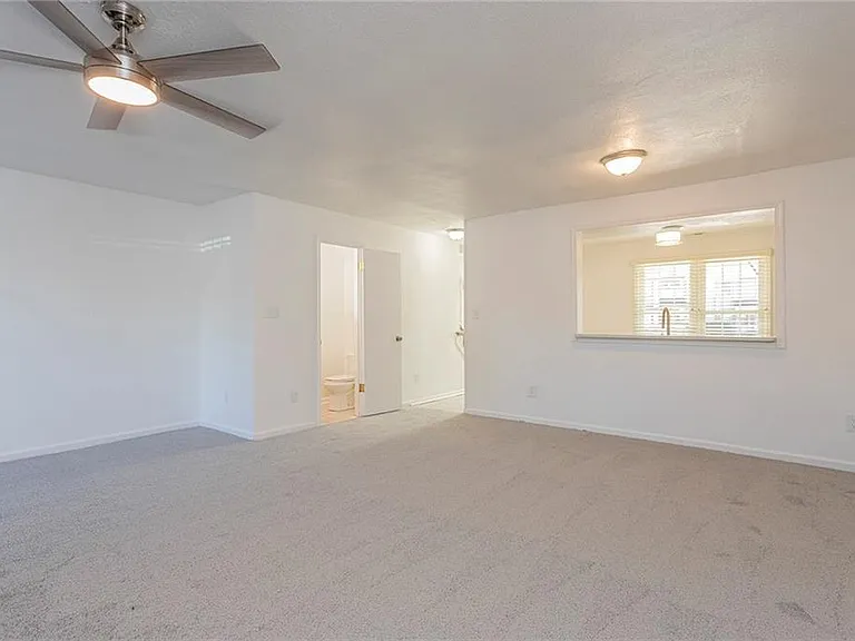 5684 Campus Dr — Photo 9
