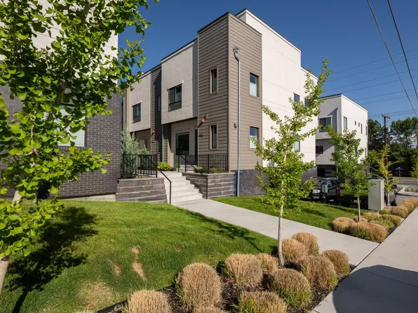 6988 S Brookhill Dr, Cottonwood Heights, UT 84121