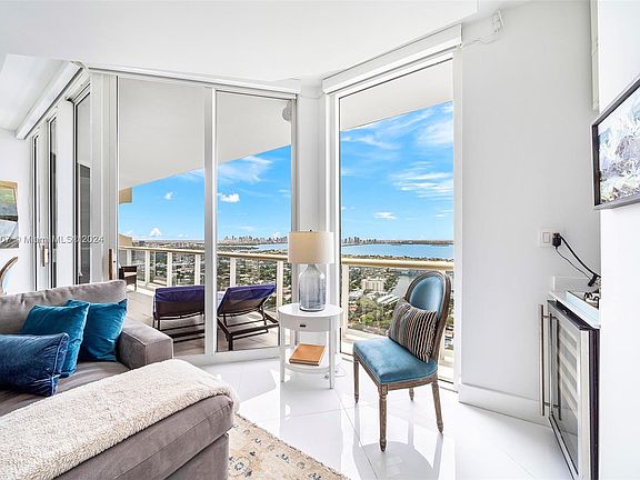 4th image of 4779 Collins Ave #Penthouse 4306