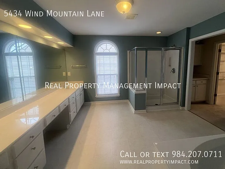 5434 Wind Mountain Ln — Photo 37