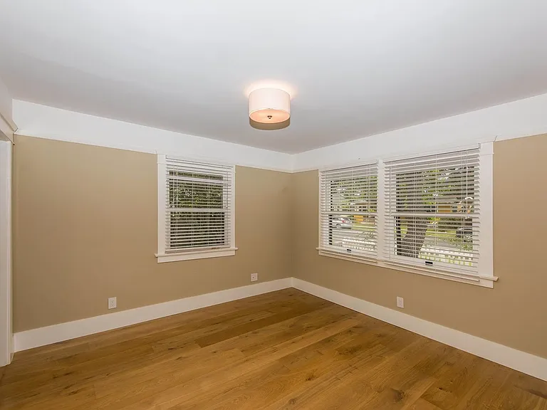 306 N Shaffer St — Photo 26