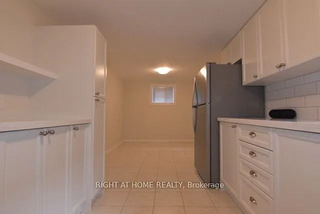 9 Elnathan Cres #BASEMENT — Photo 6