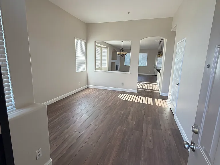 15972 Katherine St — Photo 2