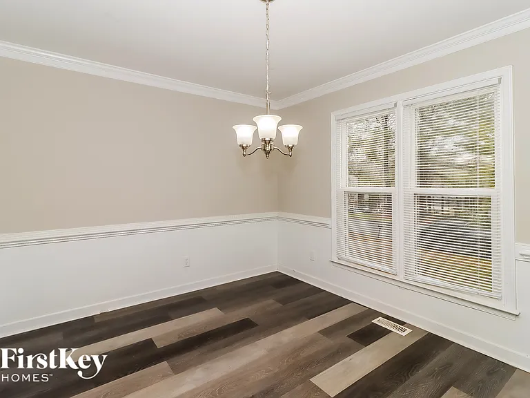 687 Crab Tree Ct SW — Photo 5