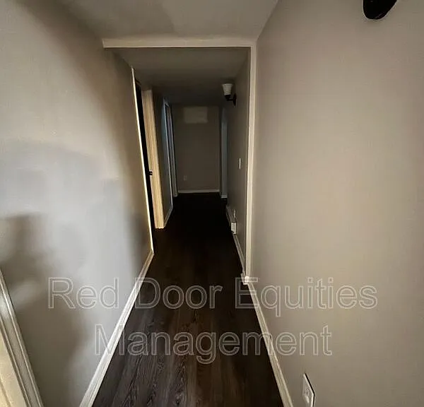 1215 N Columbus St #C — Photo 6