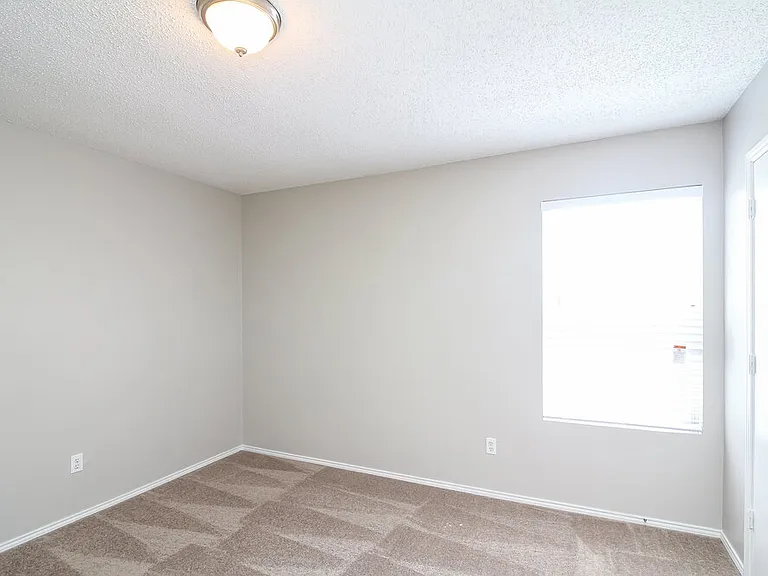 8737 Hunters Point Way — Photo 13