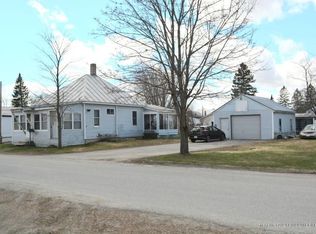 6 Beauford St, Skowhegan, ME 04976