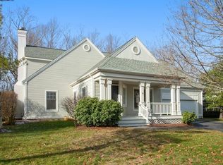 11 Hackamore Cir, Middlebury, CT 06762