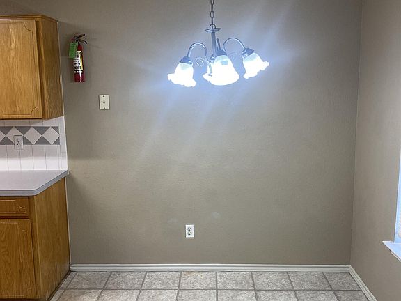 3rd image of 1310 Dugger Cir #C