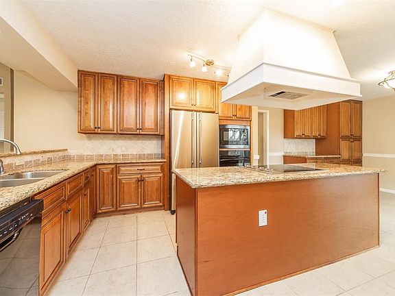 5th image of 11407 Briar Rose Dr